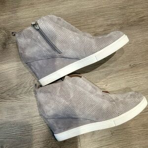 Linea Paolo Women’s Gray Suede Wedge Sneaker